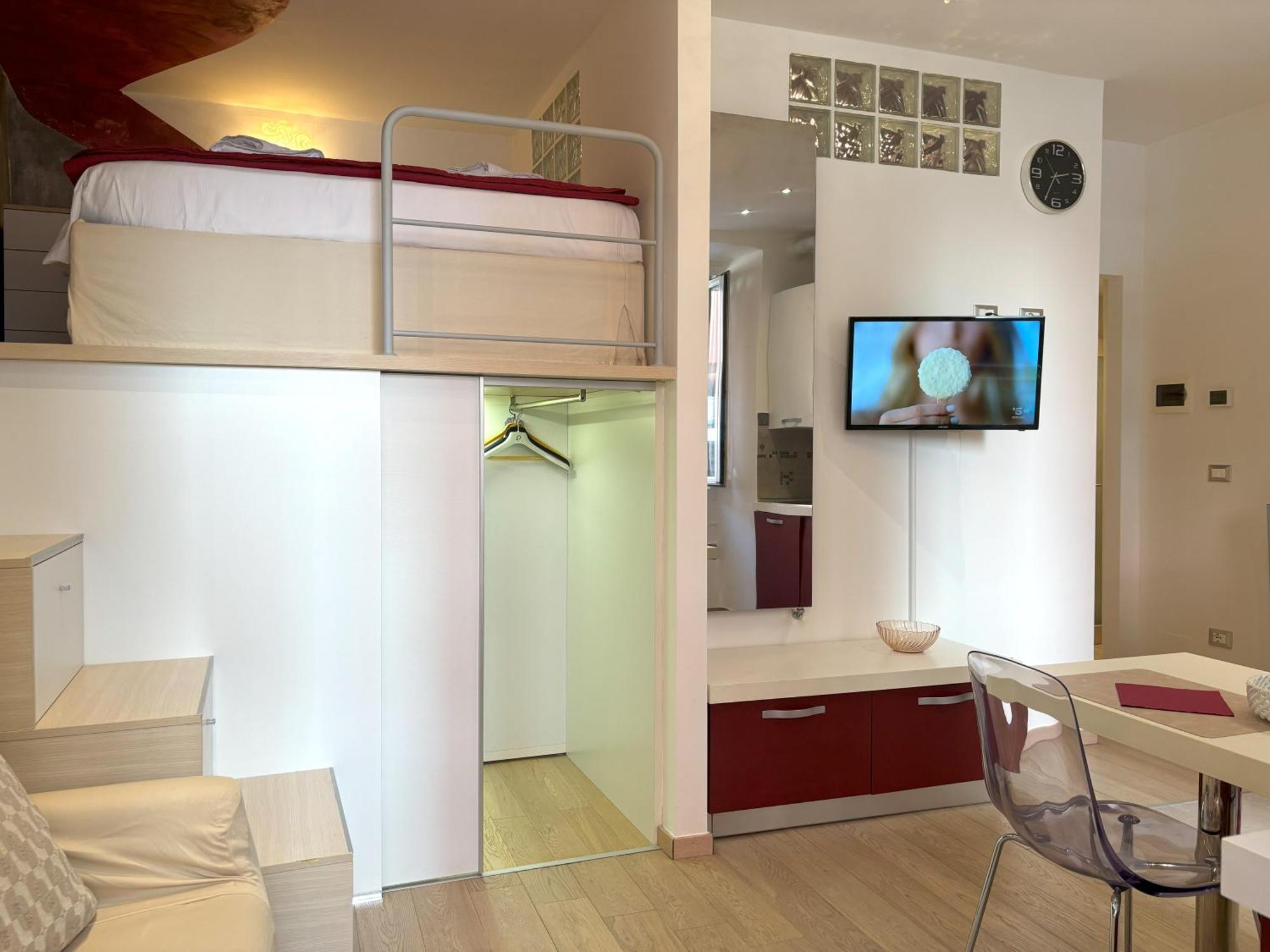 Red Velvet Apartment Trieste Ngoại thất bức ảnh